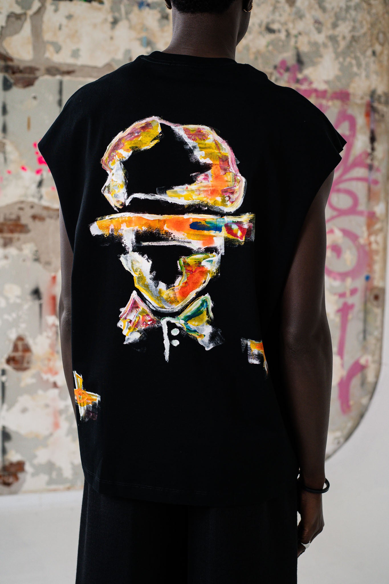The Outline Sleeveless T-Shirt Black
